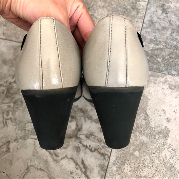 CAMPER Lt Gray Patent Leather Bow Peep Toe Heels - Picture 3 of 11